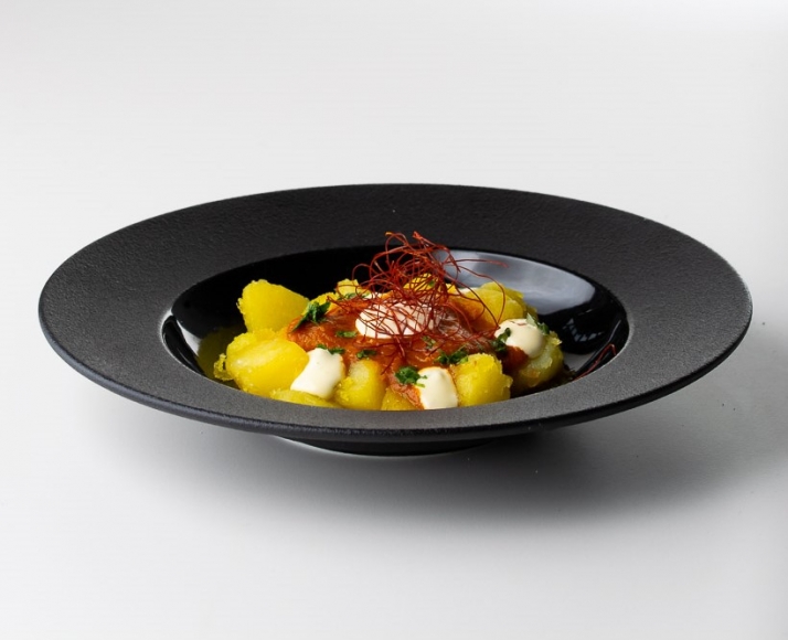 Conoce dónde comer las mejores patatas bravas de España