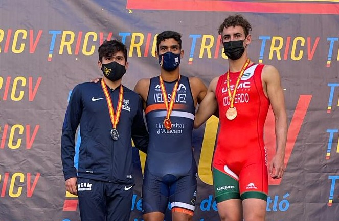 Alfonso Izquierdo, bronce en el campeonato de España universitario de triatlón