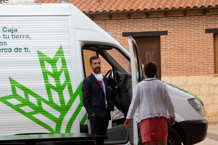 Oficina móvil de Caja Rural de Soria. /María Ferrer