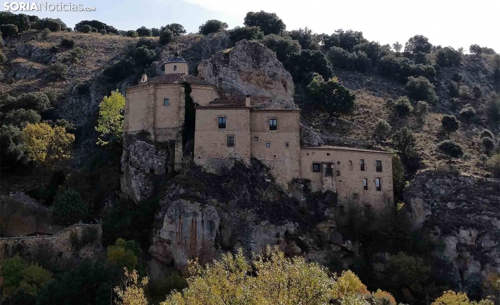 Avanzan los estudios para la restauración de los paramentos de la ermita de San Saturio