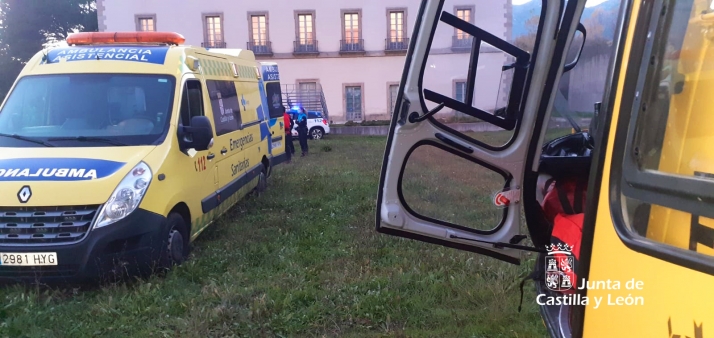 Complicado rescate en helicóptero en una zona inaccesible de El Hornillo (Ávila)