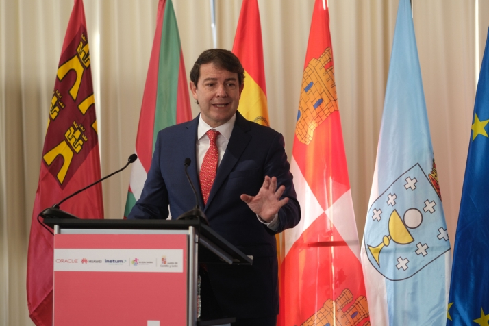 Mañueco anuncia 194 millones de euros hasta 2023 para modernizar los servicios sociales