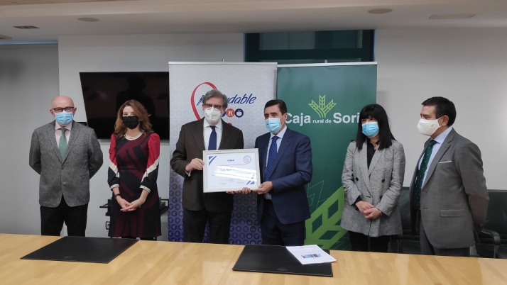 FOES reconoce a Caja Rural con el sello ‘Empresa FOESaludable’ 