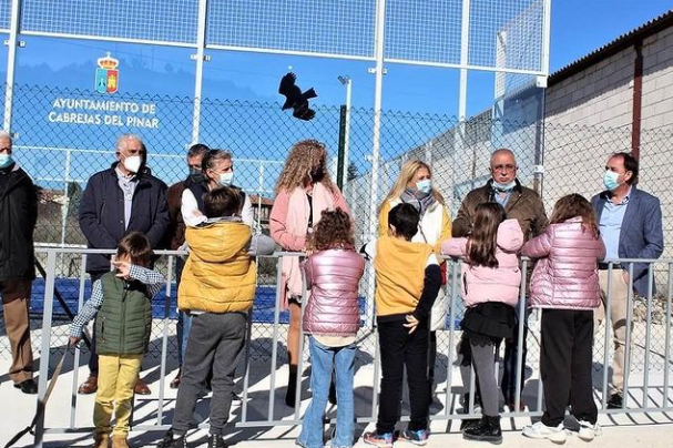 Cabrejas inaugura su pista de pádel