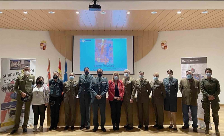 Reconocimiento a la labor de la mujer en las Fuerzas Armadas
