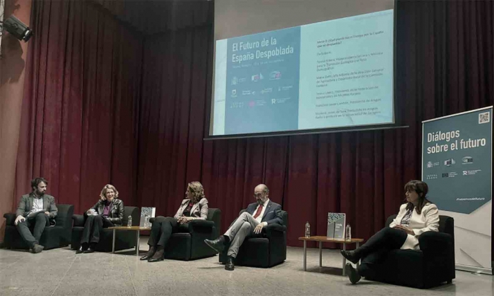 Abogan por terminar con el urbanocentrismo para salvar los pueblos