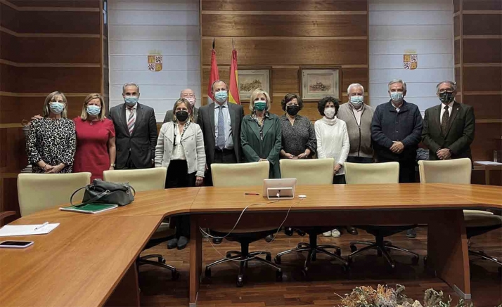 La Junta traslada a la AECC los planes para el búnker de la unidad de radioterapia en Soria