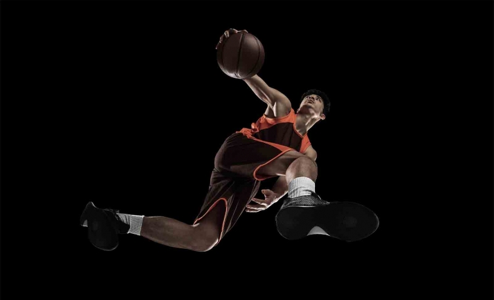 La Federación regional de basket inicia su digitalización para mejorar la formación y la profesionalización de los clubes con el apoyo de la Junta