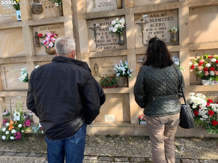 Galería: Los sorianos visitan en masa el Cementerio de la ciudad