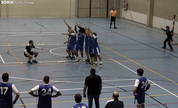 El derbi del balonmano soriano se queda en la capital