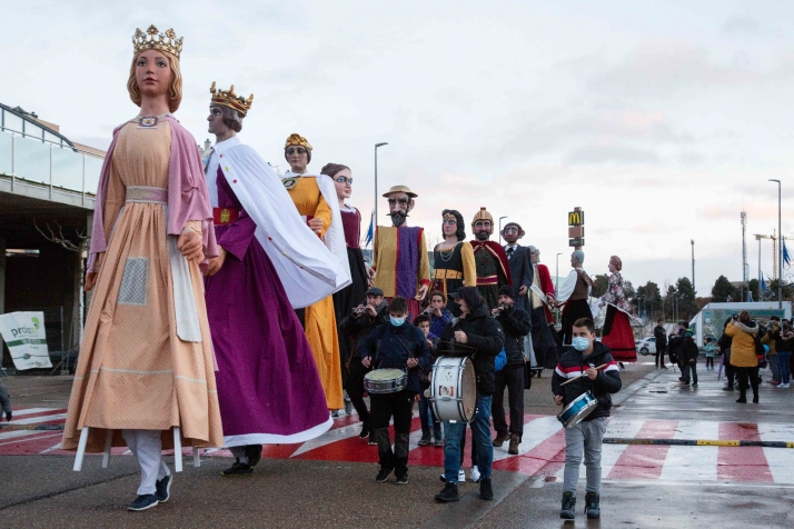 Galería: Golmayo celebra la Concentración Nacional de Gigantes y Cabezudos