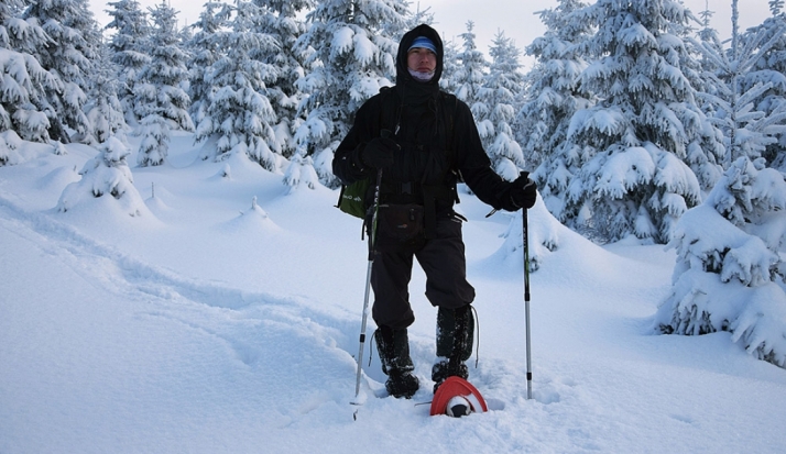 La Laguna Negra albergará este martes una ruta con raquetas de nieve