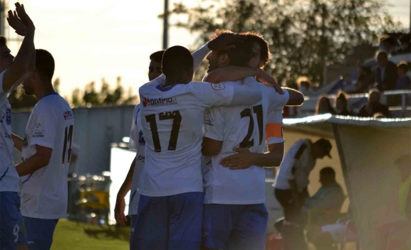 El Almazán regresa a la liga por la puerta grande y el Numancia B cae goleado