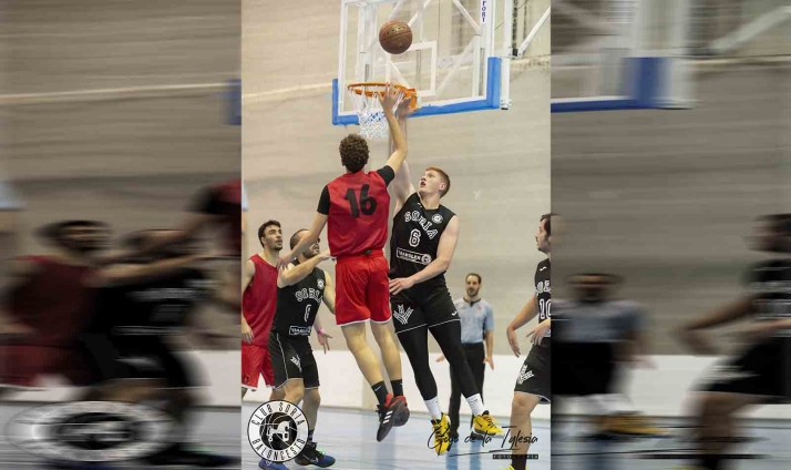 El Transler logra ante el CB La Flecha (68-60) su cuarta victoria en un emocionante duelo