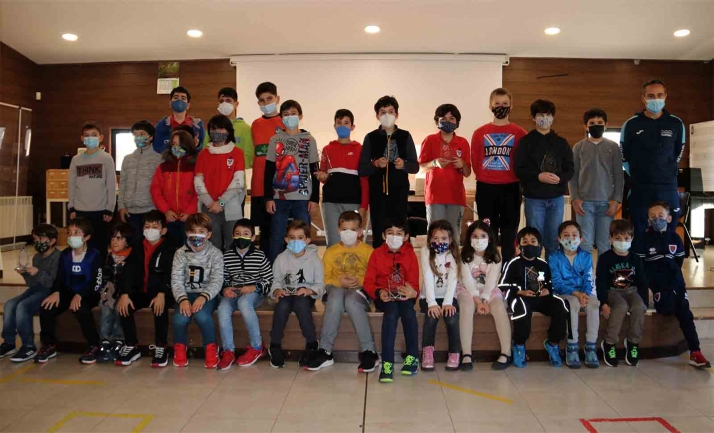 30 ajedrecistas en el torneo infantil de Camaretas