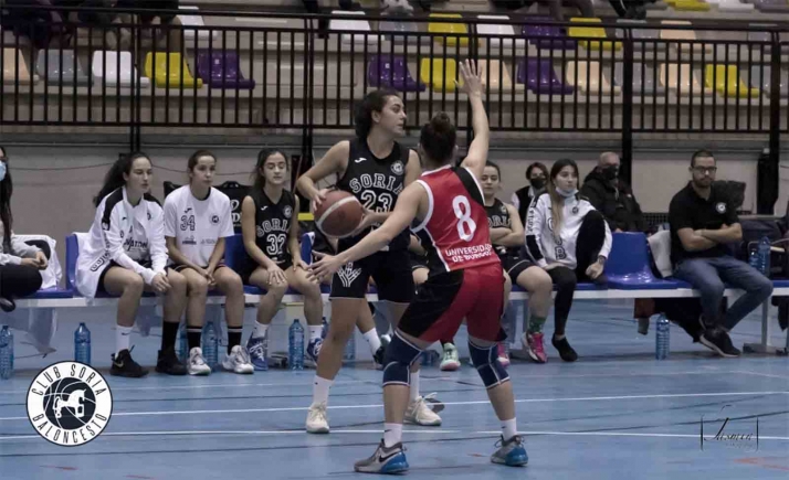 El Semillas Adolfo Martínez termina la primera vuelta dando la cara en Villamuriel (64-50)