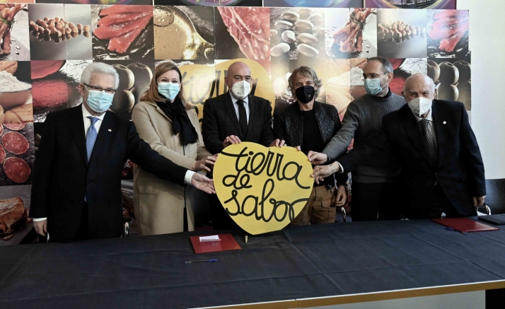 La Junta envía productos de Tierra de Sabor al Banco de Alimentos, Cáritas y Cruz Roja para los más necesitados