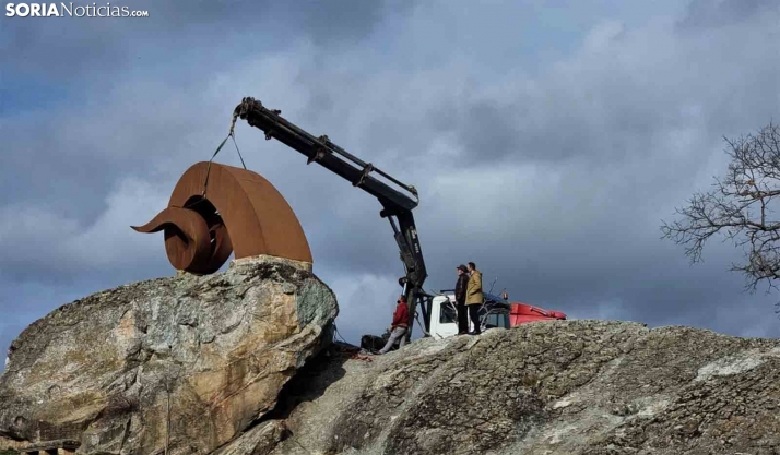 El Ayuntamiento instala en Valonsadero la obra ‘Toro Áureo’ de Nedim Dzananovic