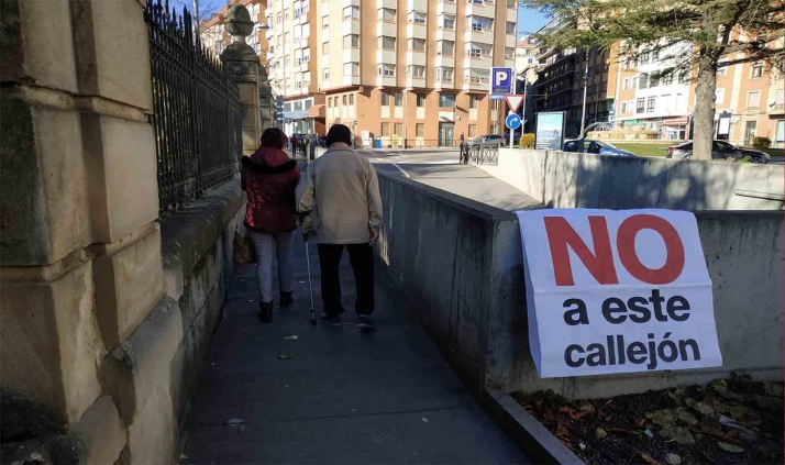 APACE reparte octavillas para impulsar la solución al estrecho del Espolón