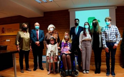 Entrega de los premios de cuentos en el Centro de Alzhéimer de Salamanca.