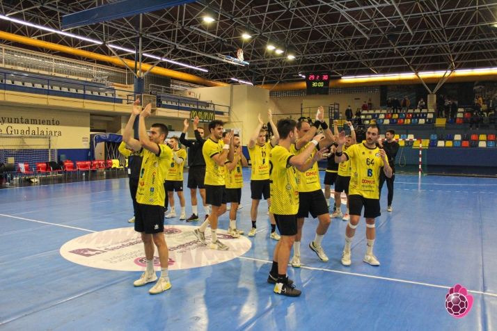 Puñetazo encima de la mesa del BM Soria en Zarautz por 27-28