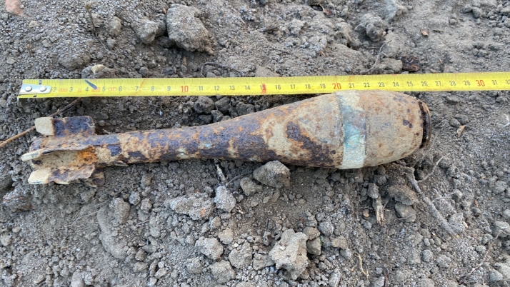 Vídeo: La Guardia Civil destruye una granada de la Guerra Civil en Soria