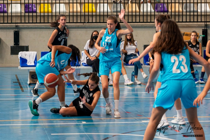 Dura derrota en el regreso a la competición de las chicas del CSB 