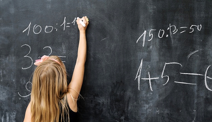 La Junta colaborará con la Real Academia de Ciencias Exactas, Físicas y Naturales de España para implementar el Plan para el Desarrollo del Razonamiento Matemático