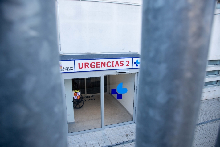 Castilla y León bate su récord de fallecidos en 11 meses y una de sus UCIs ya supera el 80% de pacientes Covid