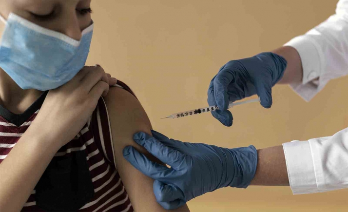 Castilla y Léon prevé recibir esta semana más de 110.000 unidades de vacunas frente a la COVID-19 