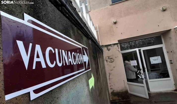 El periodo para la dosis de refuerzo pasa de los 6 a los 5 meses