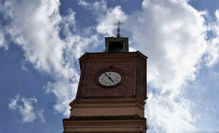 El reloj de Almazán que da mucho más que la hora