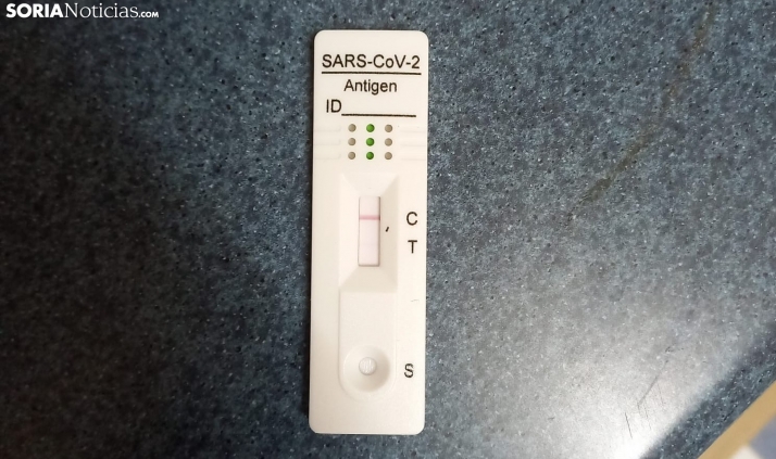 España baraja regular el precio de los test de antígenos