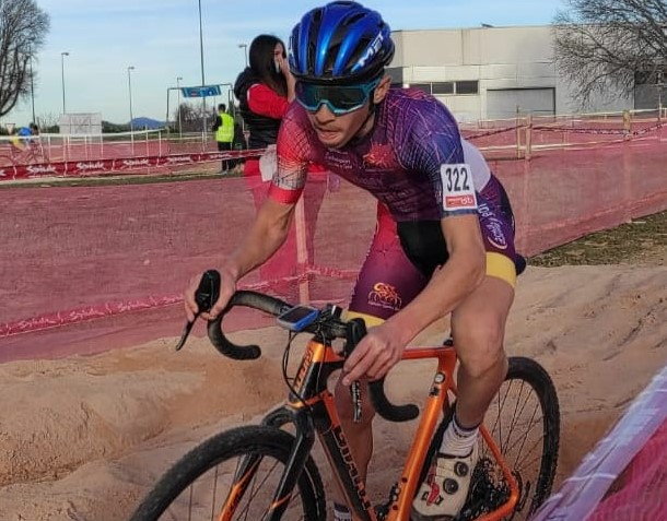 Alejandro Herrero finaliza en el puesto 37 el Campeonato Nacional de Ciclocross