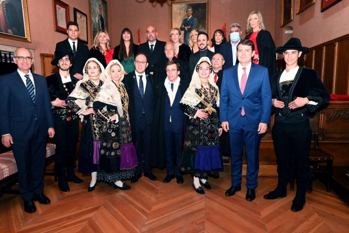 Mañueco asiste al pregón del Carnaval del Toro