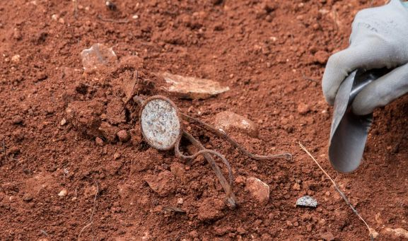 Recuerdo y Dignidad excavarán en Villasayas para buscar los restos de un maestro represaliado