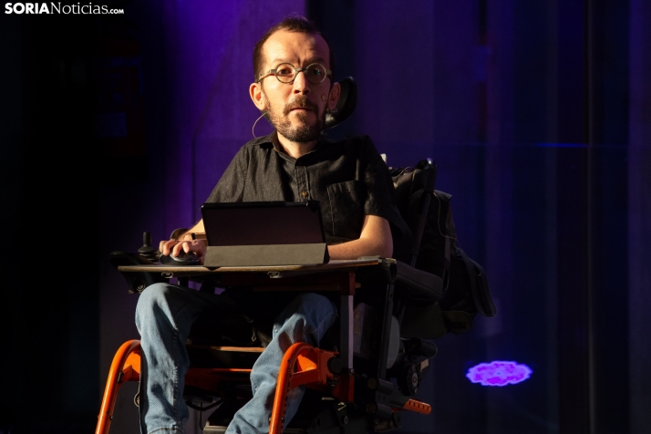 Echenique acusa a Mañueco de tratar de amañar las elecciones con el bulo de las Macrogranjas