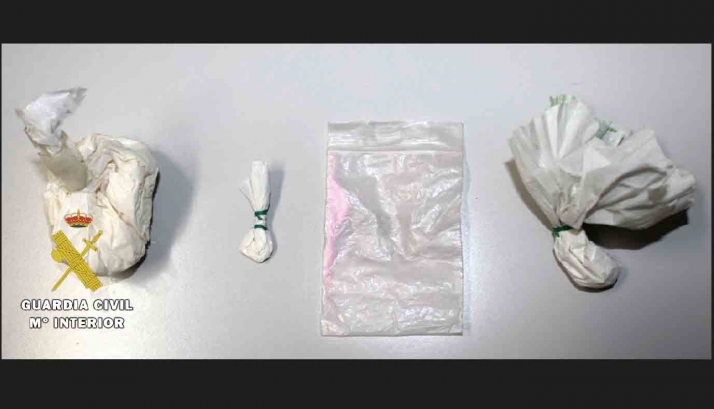 Aprehenden 60 gramos de speed arrojados por la ventanilla de un vehículo en Burgos
