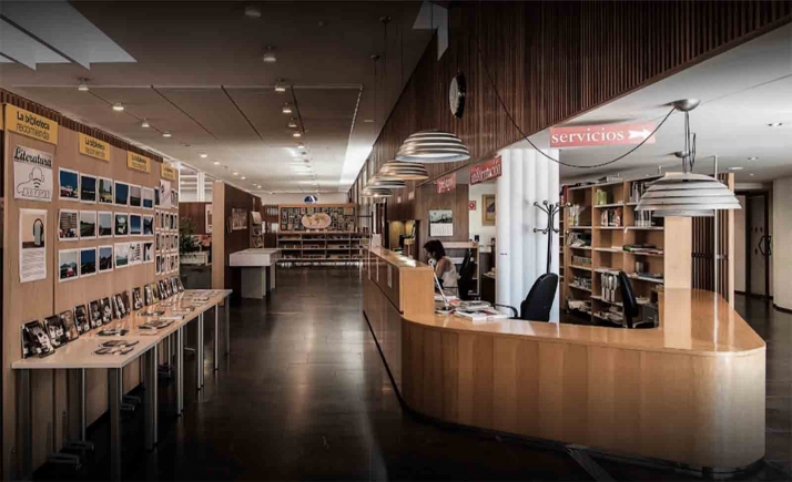 Herida tras caer parte de un techo en una biblioteca de Salamanca