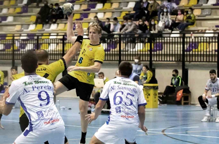 El BM Soria roza la victoria contra el líder