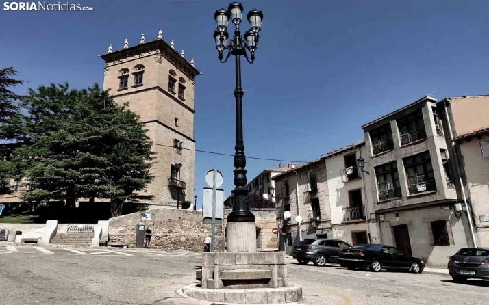 Un nuevo proyecto de luminarias prescinde de la farola central en la plaza Ramón Ayllón