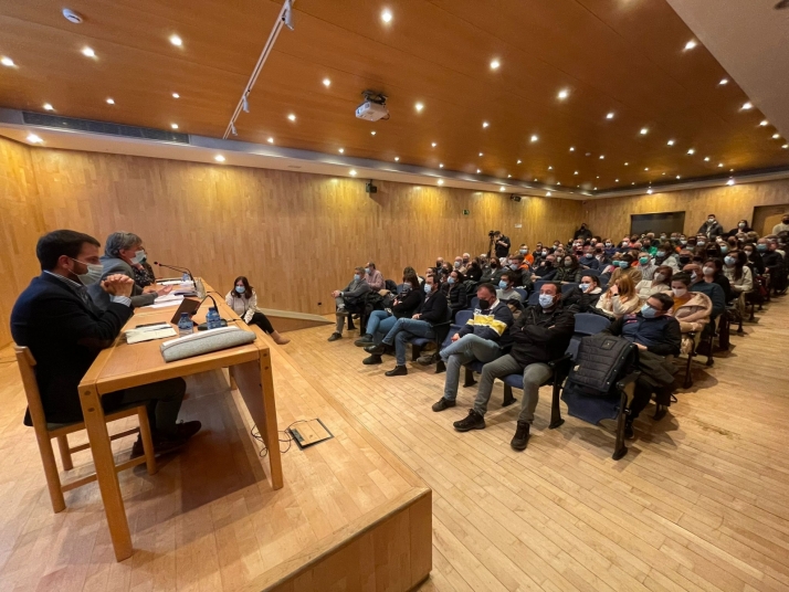 Sin racismo: Los vecinos de Soria presentan al Ayuntamiento sus dudas sobre el Centro de Refugiados