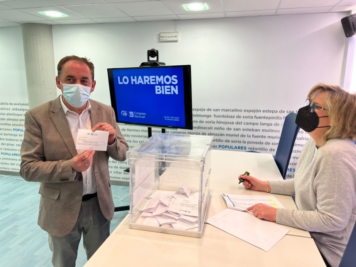 420 sorianos votan en unas primarias del PP que catapultarán a Feijóo a la presidencia 