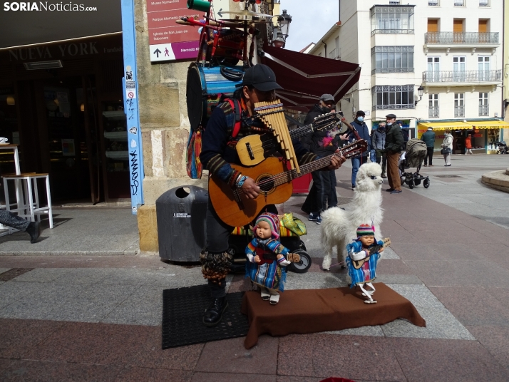 De ’Got Talent’ a Soria, la música callejera viaja a sus espaldas