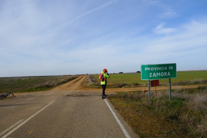 Las redes alucinan con una contradicción vial de Castilla y León