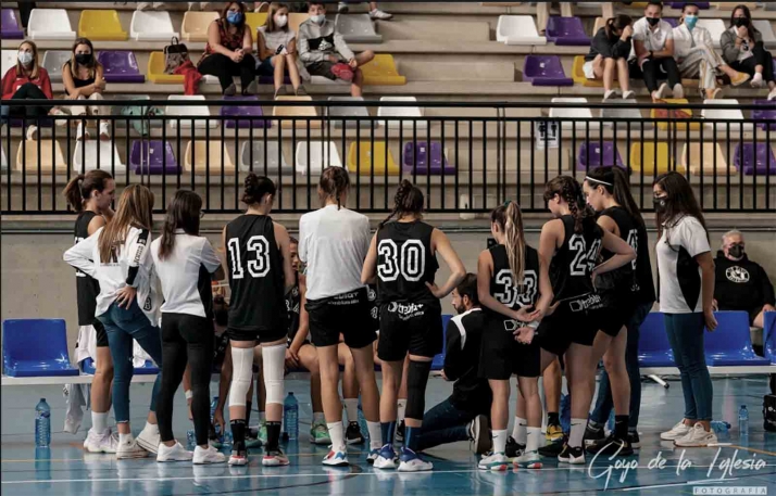 El Semillas Adolfo Martínez logra con suspense su segundo triunfo ante el Villamuriel (57-53)