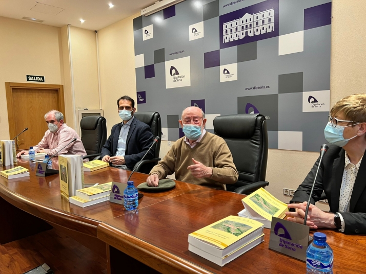 Toda la historia de Magaña resumida en 400 páginas