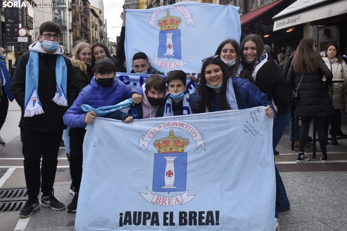 GALERÍA: La afición del Brea ya disfruta su cita con la historia en Soria