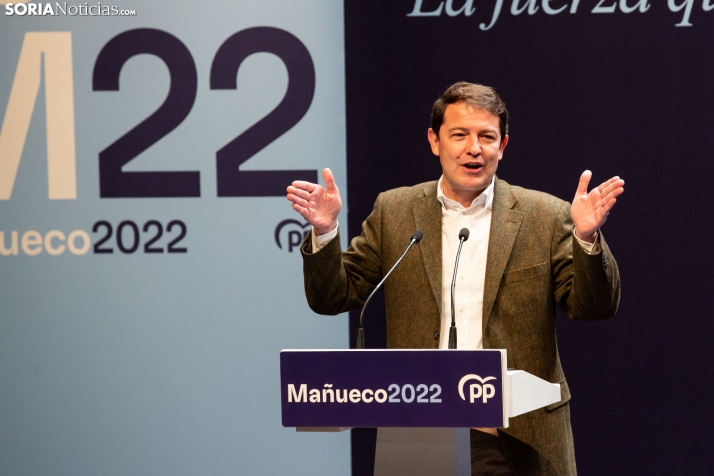 Oficial: El PP pacta en Castilla y León con Vox. Los de Abascal entran por primera vez en un gobierno autonómico