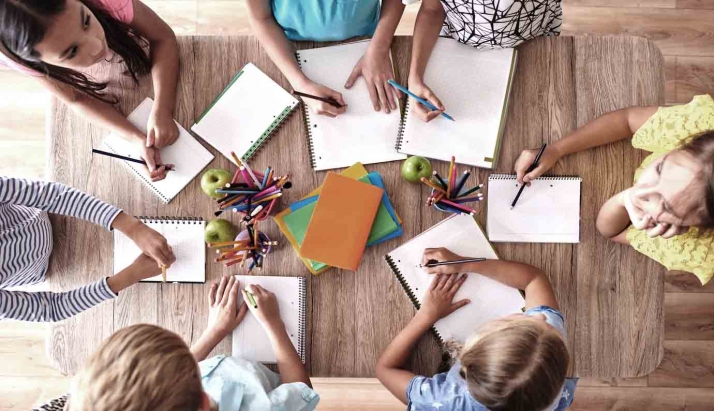 Urgen a Educación negociar el acuerdo de mejoras alcanzado en enero sobre ratios y horario lectivo